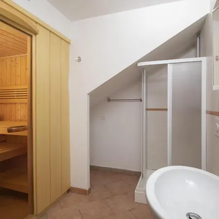 Donna - House For Relaxation With Pool, Sauna, Jacuzzi & Biliards, - Istra ヴィラ *