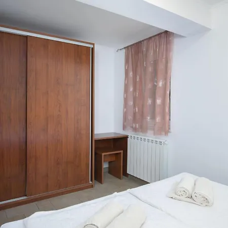 Donna - House For Relaxation With Pool, Sauna, Jacuzzi & Biliards, - Istra * Ližnjan