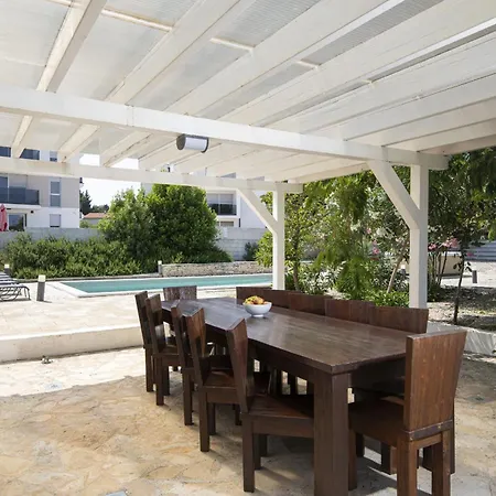 Donna - House For Relaxation With Pool, Sauna, Jacuzzi & Biliards, - Istra