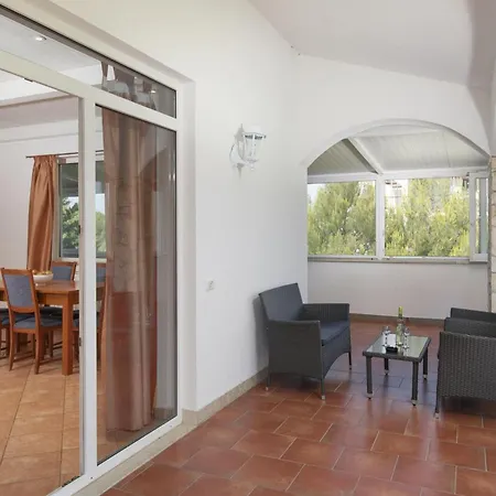 Donna - House For Relaxation With Pool, Sauna, Jacuzzi & Biliards, - Istra Villa