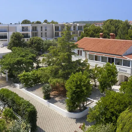 Donna - House For Relaxation With Pool, Sauna, Jacuzzi & Biliards, - Istra Villa Ližnjan