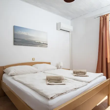 Donna - House For Relaxation With Pool, Sauna, Jacuzzi & Biliards, - Istra Villa Ližnjan